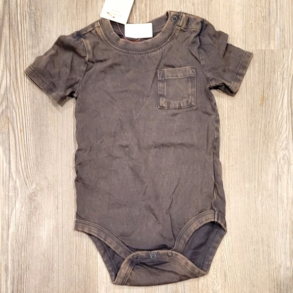𝅺12 months | Rusty brown onsie - Picture 1 of 5